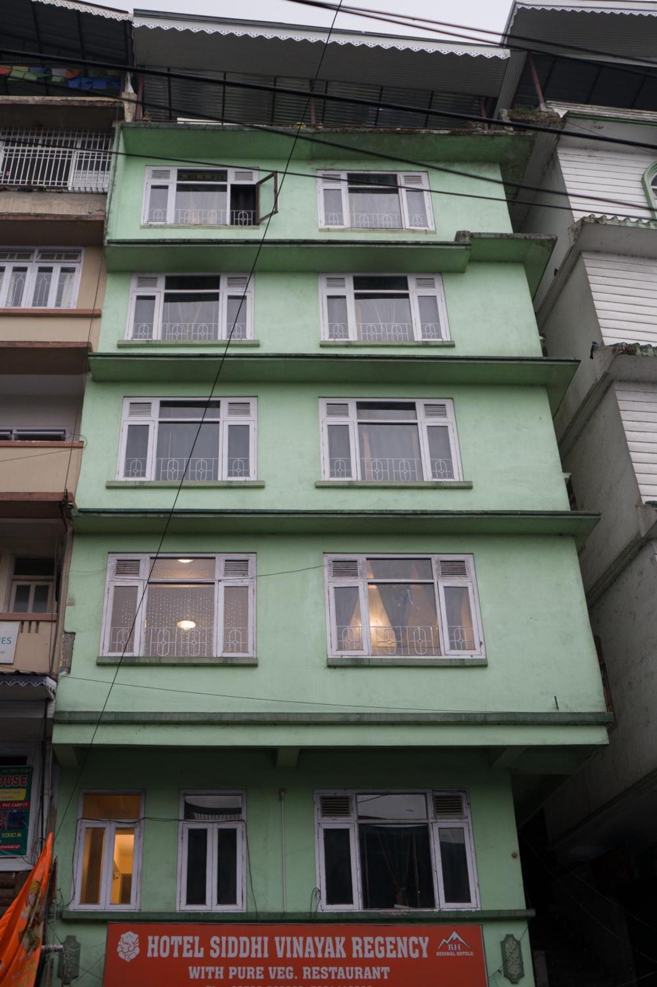 Hotel Siddhi Vinayak Regency, Mg Marg กังต็อก ภายนอก รูปภาพ