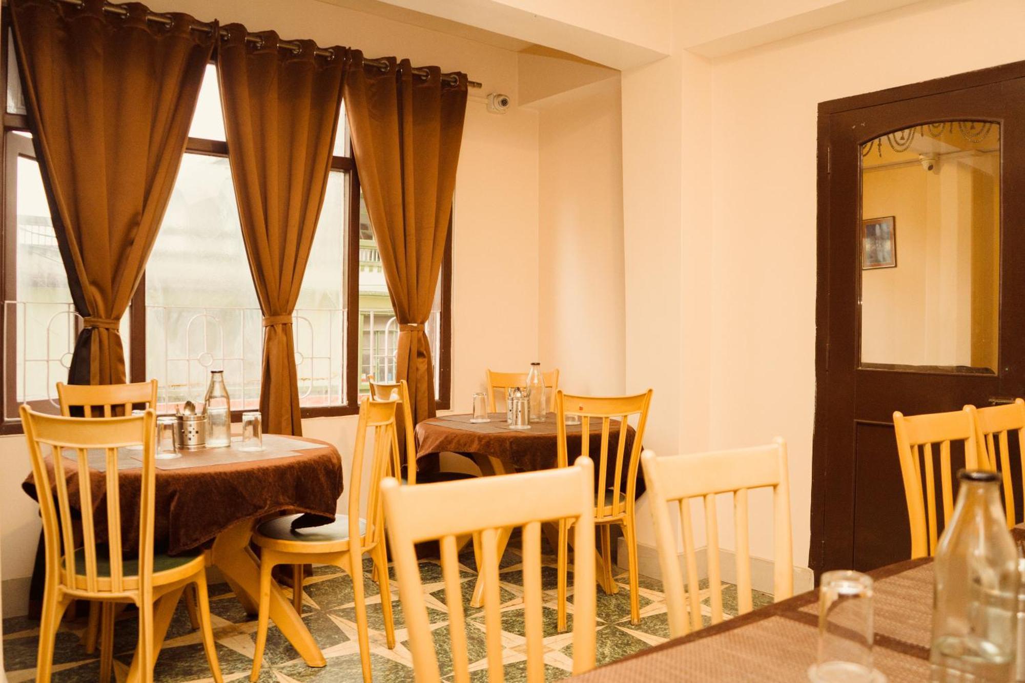 Hotel Siddhi Vinayak Regency, Mg Marg กังต็อก ภายนอก รูปภาพ